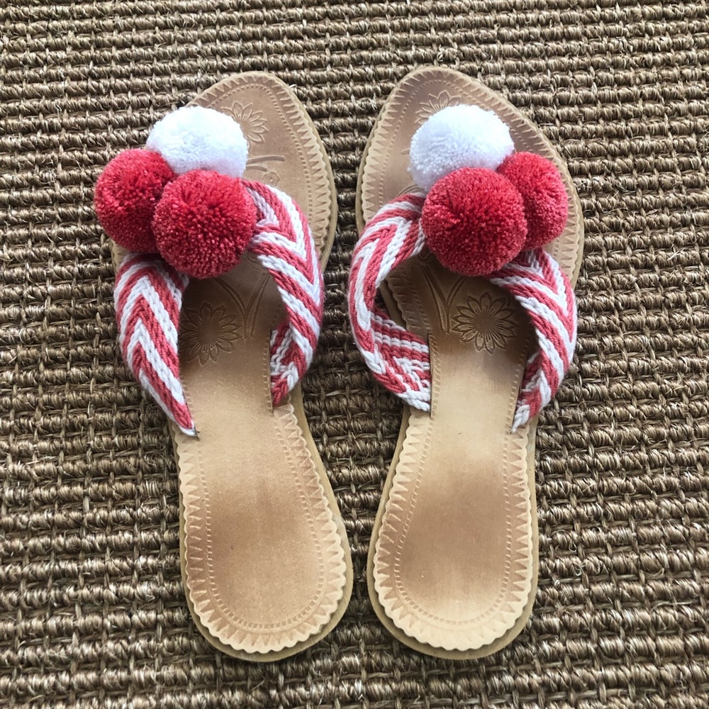 Beautiful Katico pompom sandals